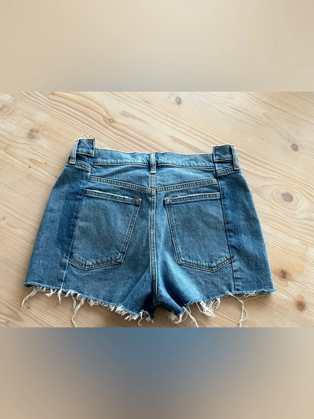 Abercrombie & Fitch The Mom Short High Rise Denim Short Size 28 - Picture 3 of 6